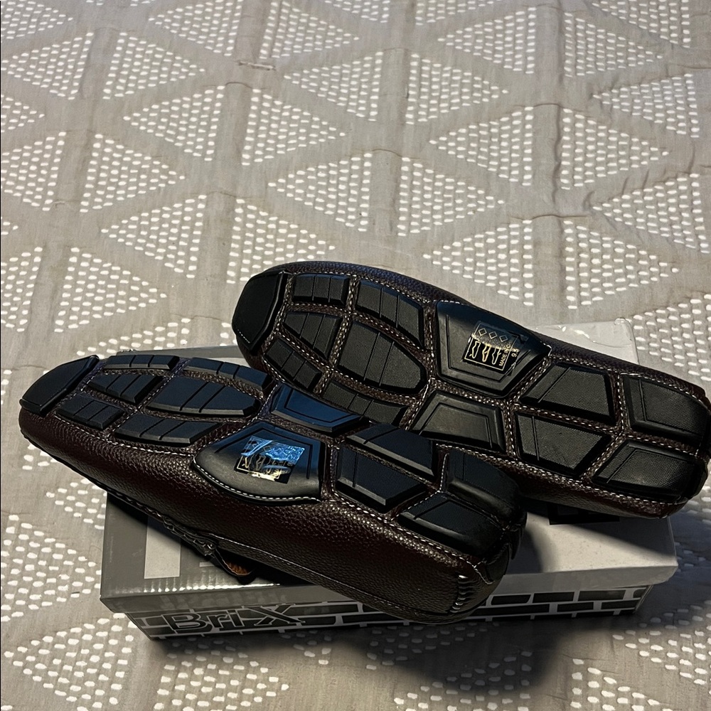 Men's Chocolate Leather Slip-On Loafers - Picture 3 of 9